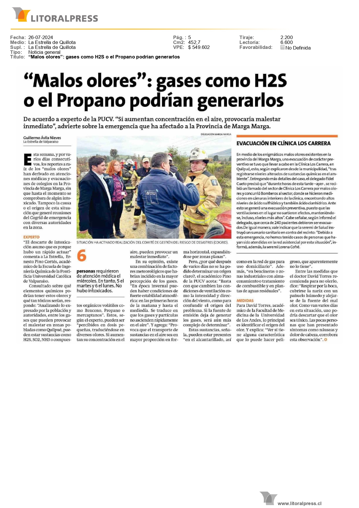 Profesor Jaime Morales junto a profesor de Liceo Nogales en lanzamiento de concurso Energy Challenge, actividad organizada por la Seremi de Energía de la Región de Valparaíso